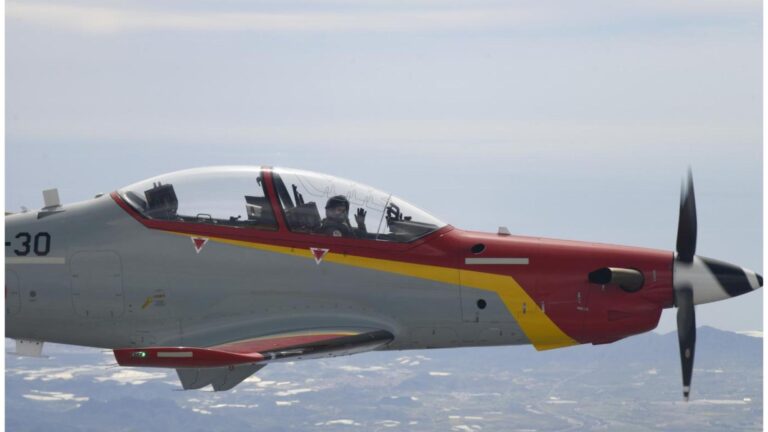 La princesa 'Top Gun' vuelve a hacerlo: las espectaculares imágenes del segundo vuelo en solitario de Leonor
