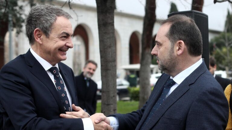 Ábalos asegura que Zapatero le "puenteó" en el rescate de Plus Ultra: "Le dije a Sánchez que no era una aerolínea consolidada"