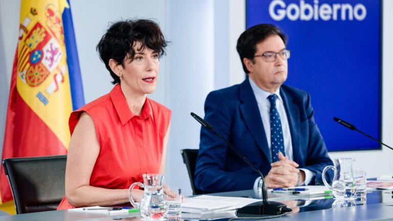 El Gobierno se apoya en la UCO para exculpar a Begoña Gómez, pero orilla a la UDEF para respaldar a Zapatero