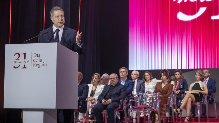 Page se solidariza con los jueces, fiscales y policías que han sido atacados por la trama de los fontaneros de Ferraz