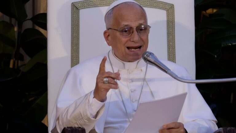 El Papa advierte a los jóvenes en la Vigilia: “Muchas cosas en las redes nos engañan. Buscad siempre la verdad"