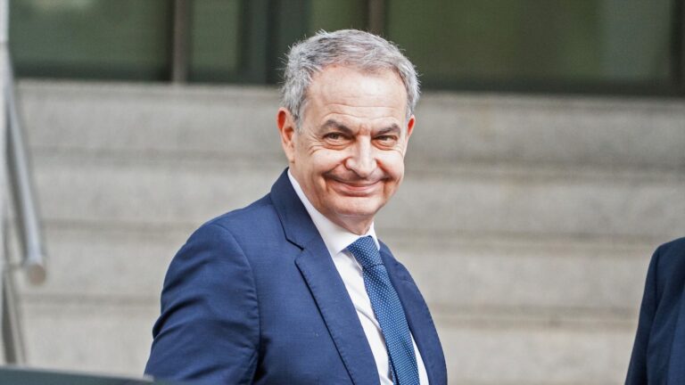 Zapatero se niega a hablar sobre las joyas y admite que cobró 500.000 euros por contratos e informes verbales