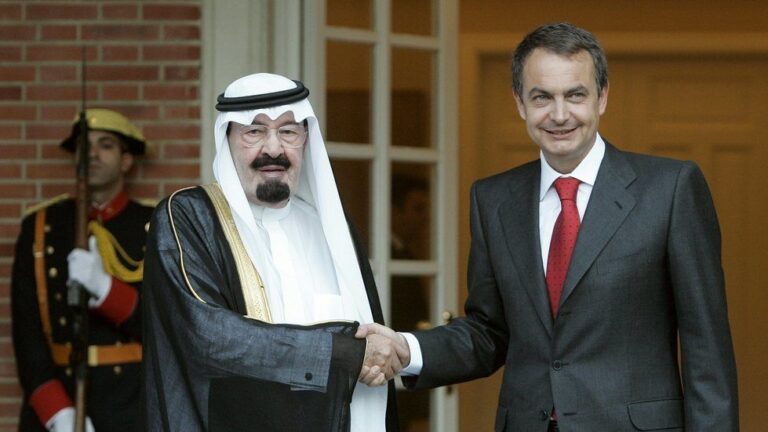 La única joya que Zapatero registró como regalo en sus 8 años en Moncloa fue un reloj con esmeraldas del rey saudí