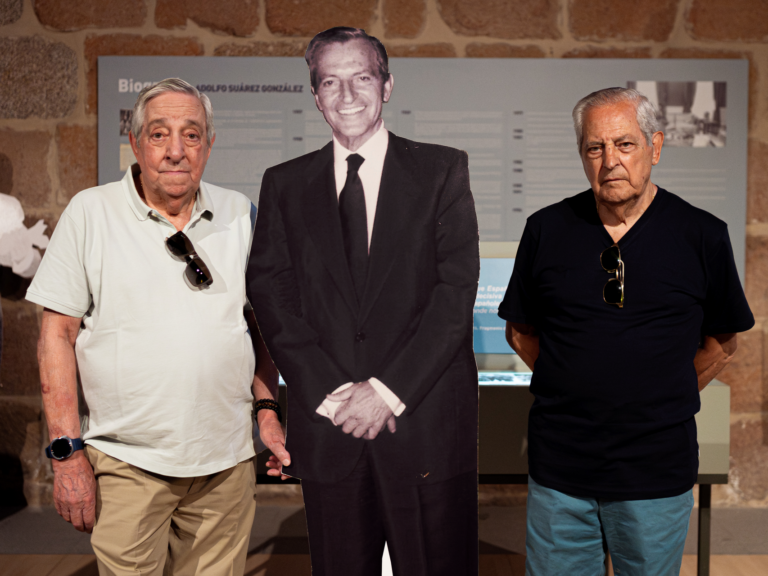 El 'milagro Adolfo Suárez' 50 años después. Su lado íntimo, según su hermano Chema: "De la leche que me dio" a "lo guapo que era y lo poco que ligaba"