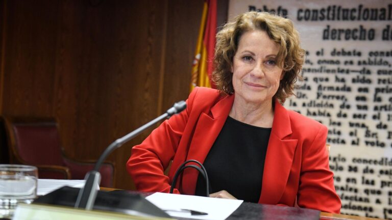 Renuncia la directora de la AEAT en plena crisis por el caso Zapatero y mientras se ultima el traspaso del IRPF a Cataluña