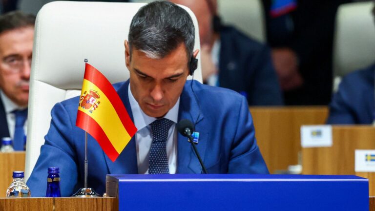 El Supremo no paraliza el proceso de regularización masiva y descarta llevarlo al TJUE en este momento