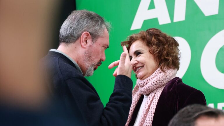 El PSOE andaluz confirma que María Jesús Montero 'vuelve' a Madrid: será senadora junto a Susana Díaz y Juan Espadas
