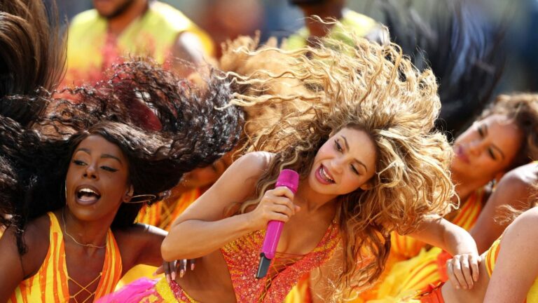 Shakira 'devora' a Madonna y Justin Bieber en la final del Mundial con un apoteósico show al estilo Super Bowl
