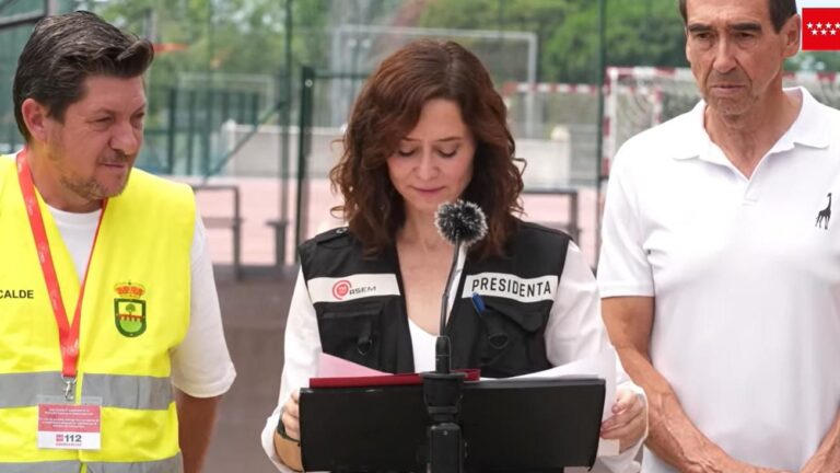 Ayuso rompe a llorar y pide “no enfrentar a los pueblos”: “No empiecen con guerras, la gente no se lo merece”