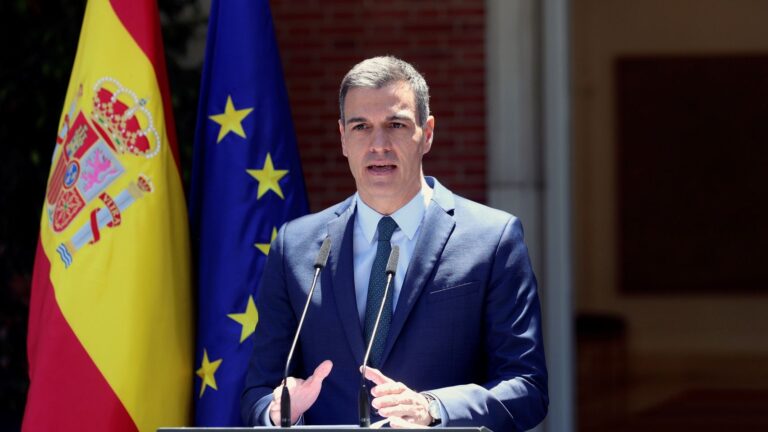 Sánchez viaja con Marlaska a Ceuta tras pedirle Vivas "medidas excepcionales" para doblegar a Rabat como en 2021