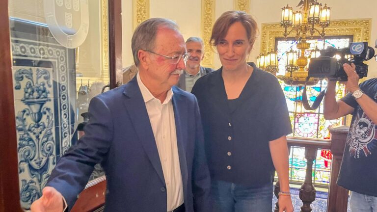 Mónica García ignora las denuncias de los médicos: "No hay un colapso sanitario en Ceuta, solo lugares tensionados"