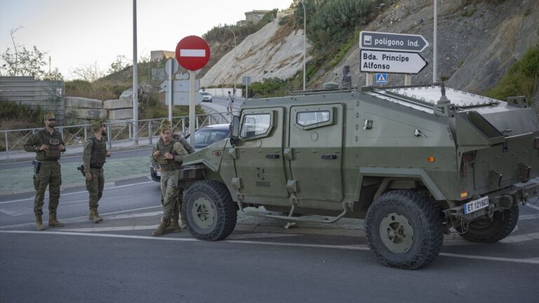 Los militares podrán usar sus armas de fuego en Ceuta como autodefensa, pero solo habrá un fusil cargado para cada cuatro