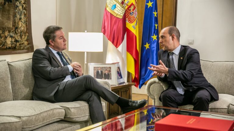 El entorno de Page desafía a Sánchez por la financiación y alimenta una posible rebelión socialista en el Congreso