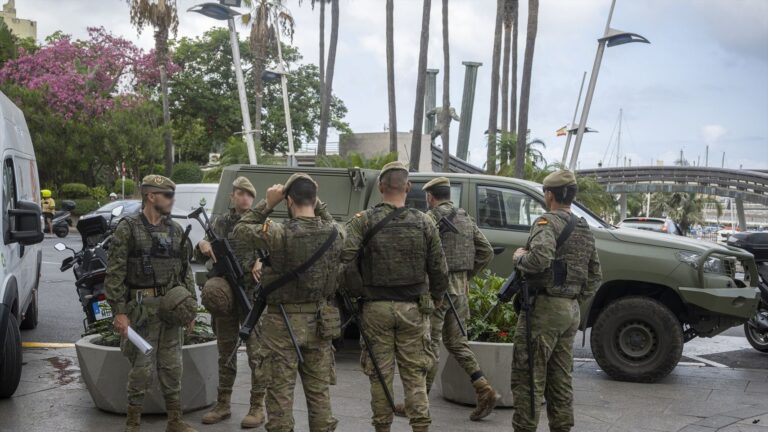 Un peroné roto y una lesión en el hombro: dos militares agredidos en Ceuta trasladados al Gómez Ulla de Madrid