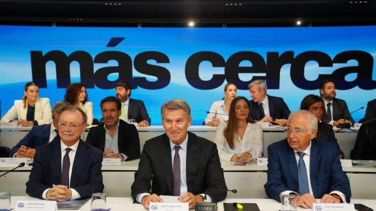 Feijóo acusa al Gobierno de Sánchez de llevar ocho años "más pendiente de la casa de Jésica que de la de Maricarmen"