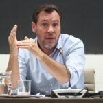 Del "yo no soldé el raíl" de Adamuz a "no era mi deber estar al mando el martes": así se lava las manos Óscar Puente
